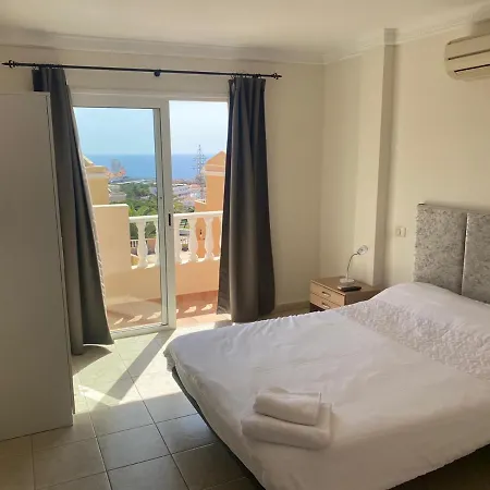 Hébergement de vacances Casa Mariben, Vacation Vv 3 Bedrooms Private Pool With Sea Views *